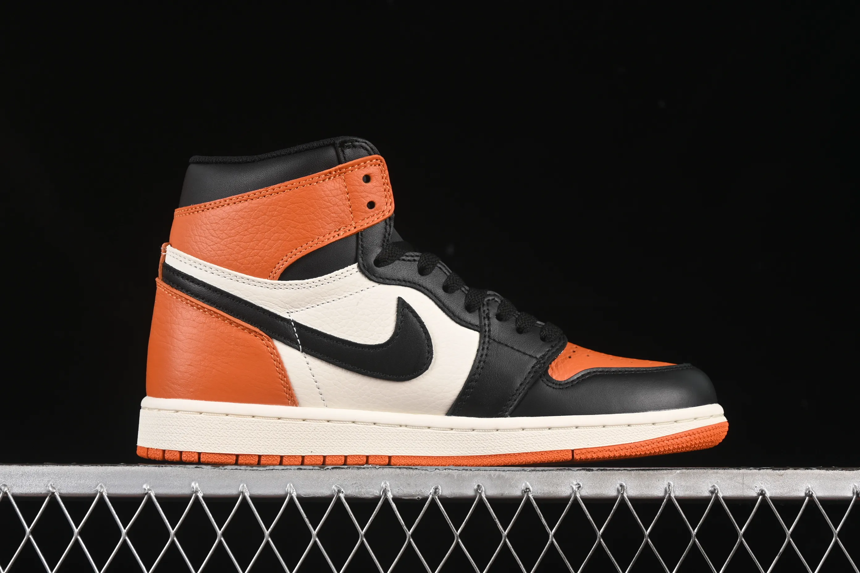 All Categories Air Jordan Jordan Series Basketball Shoes Air Jordan 1 High Air Jordan 1 High OG "Shattered Backboard" AJ1 Joe 1 New Shattered DZ5485-008